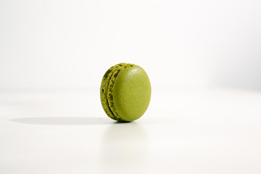 Rooibos macaron, amber shell, on linen